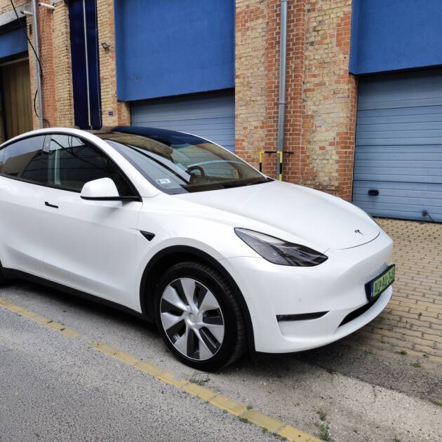 Tesla Model Y Long Range
