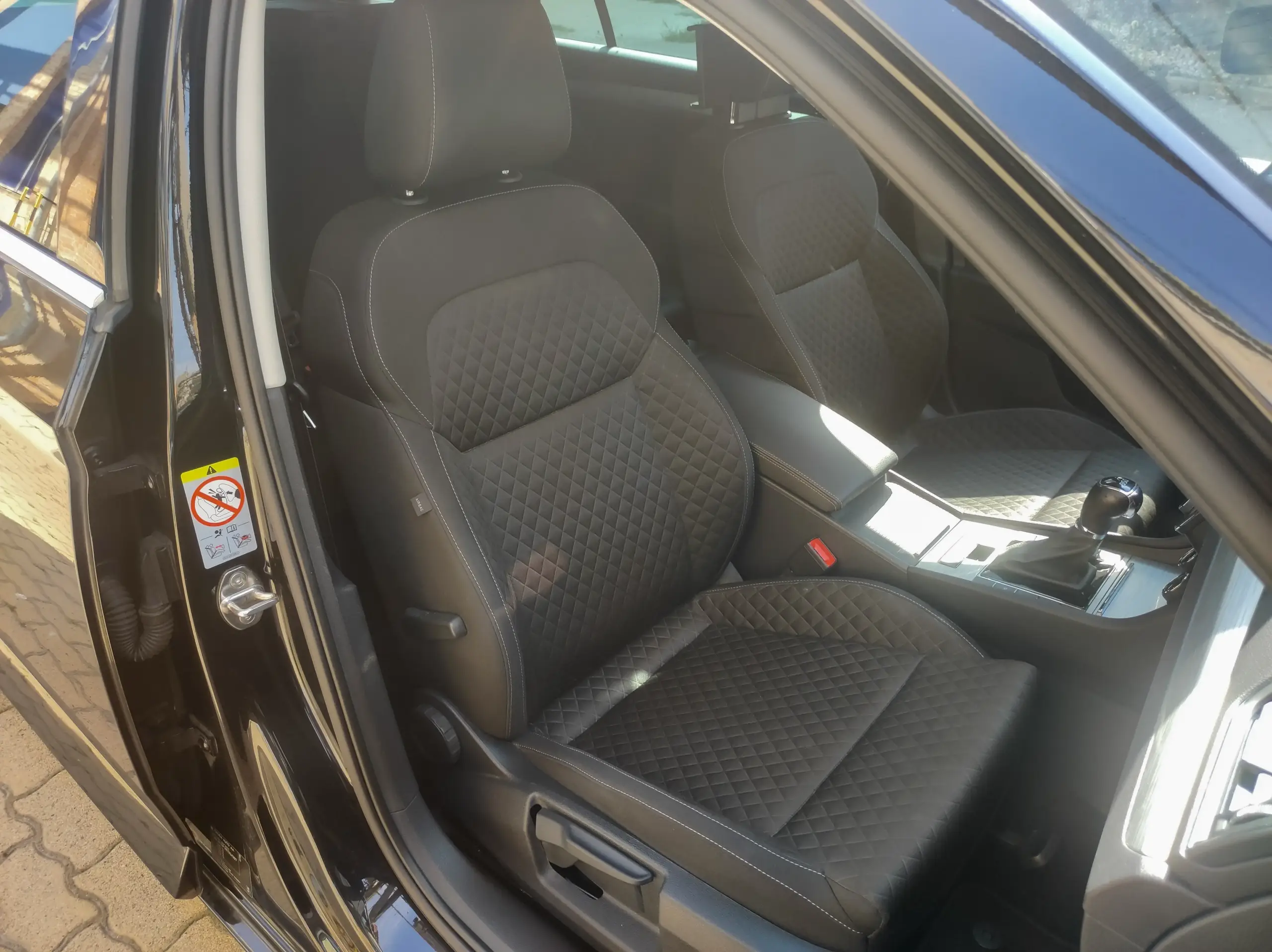 Škoda Superb Combi - Image 11
