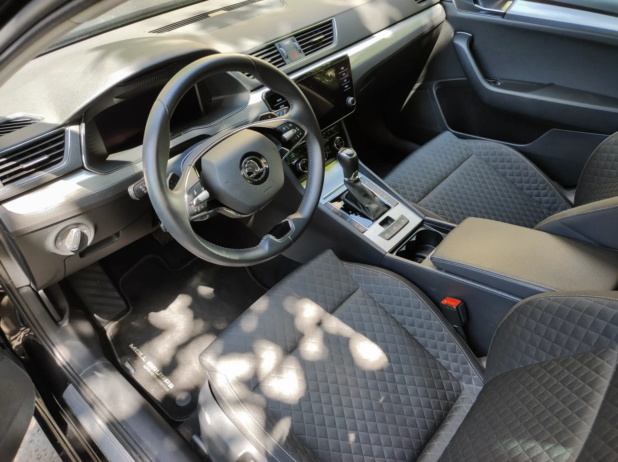 Škoda Superb Combi - Image 16
