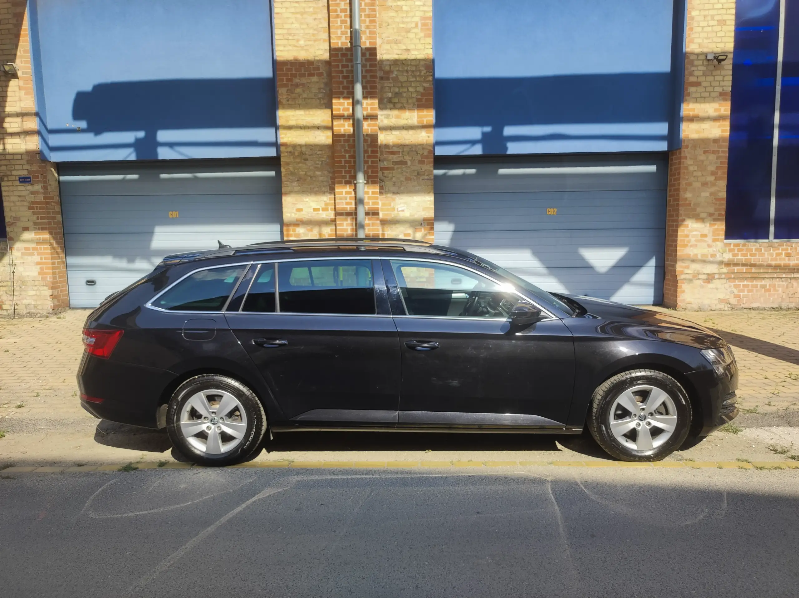 Škoda Superb Combi - Image 9