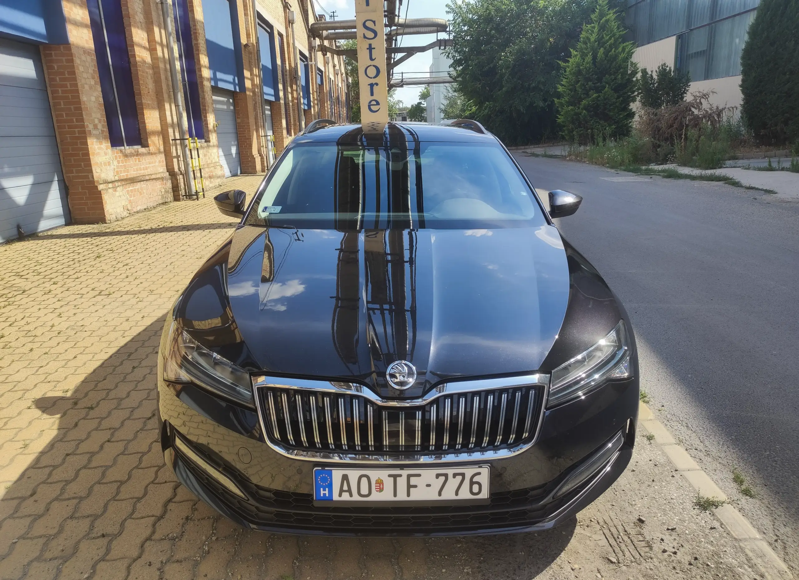 Škoda Superb Combi - Image 10